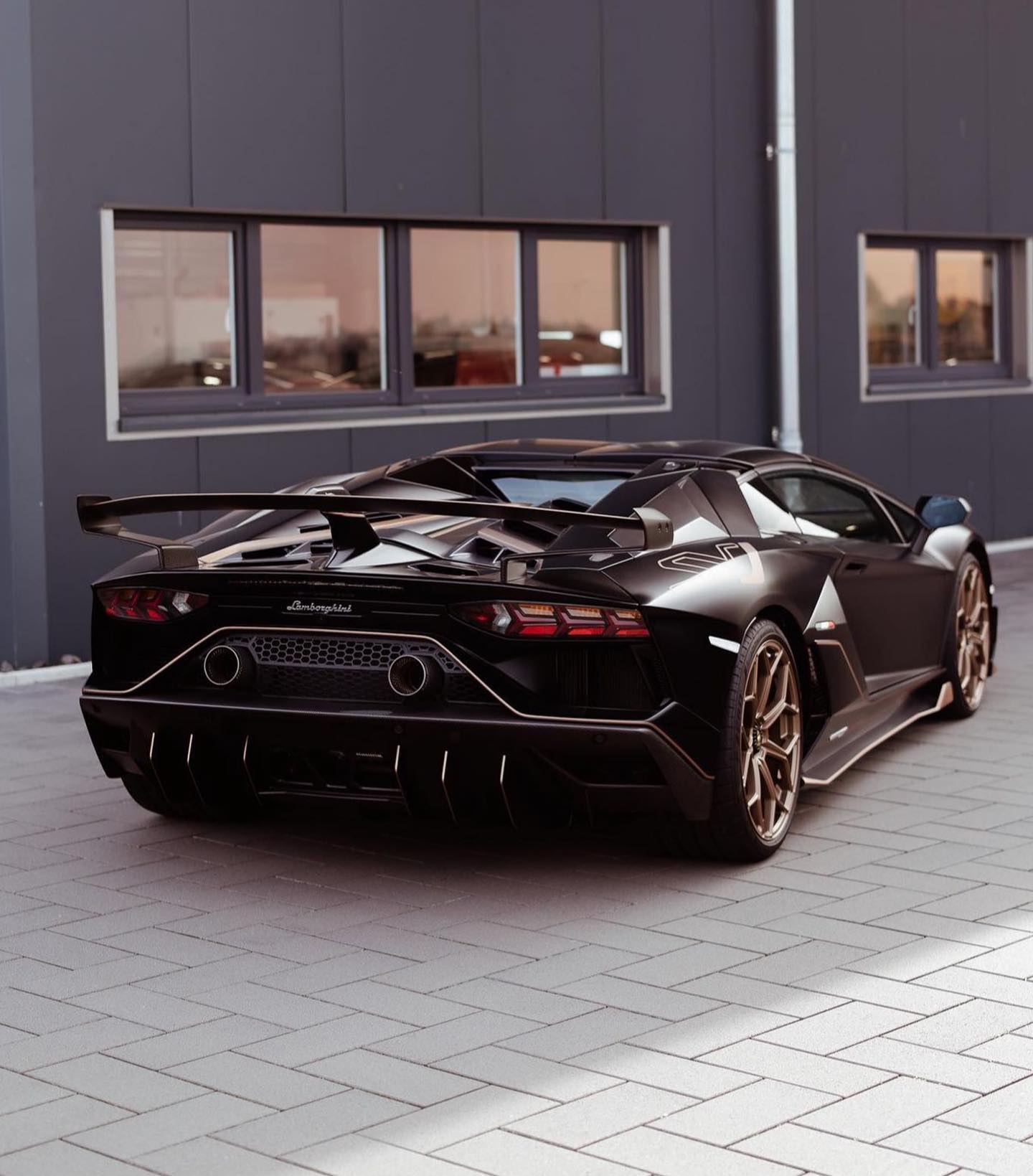 兰博基尼AVENTADOR SVJ